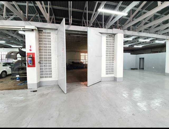 990M² WORKSHOP FOR SALE IN OPHIRTON